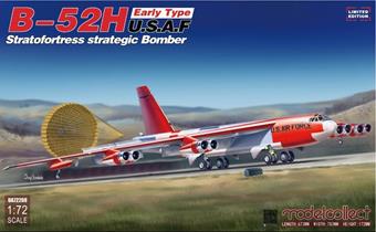 Modelcollect UA72208 B-52H early type Stratofortress strategic bomber Limited Edition 1:72