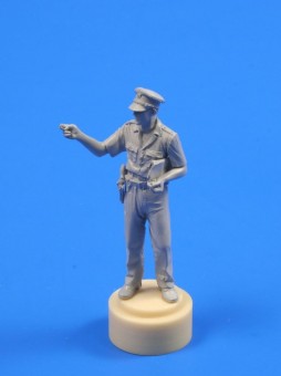 CMK 129-F35217 British WWII Officer from India (1 fig) 1:35
