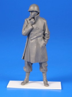 CMK 129-F35287 US WWII Soldier with winter Coat and M1 rifle Belgium 1944 1:35