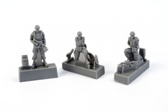 CMK 129-F72343 Two Kneeling Soldiers and Commanding Officer US Army Infantry Squad 2nd Division 1:72