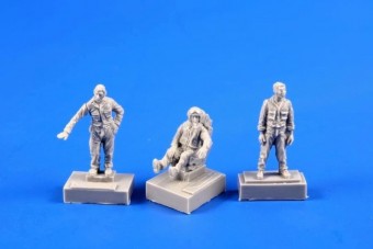 CMK 129-F72364 SMB-2 Fighter Pilot + Two Ground Crew (Israel Air Force) 1:72