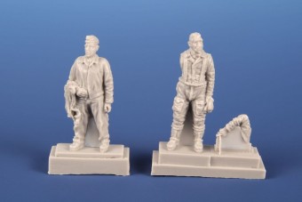 CMK 129-F72369 Bf 109E ace A. Galland and mechanic 1:72