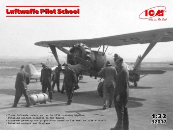 ICM 32017 Luftwaffe Pilot School (Hs 123A (late) with crew) 1:32