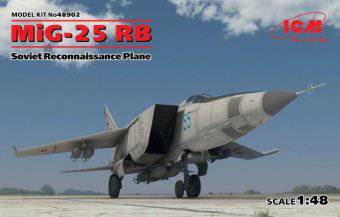 ICM 48902 MiG-25 RB Sovit Reconnaissance Plane 1:48