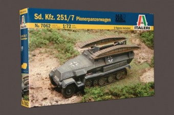 Italeri 7062 1:72 German half-tracked armoured personnel carrier Sd.Kfz. 251/7 Pionerpanzerwagen - 2 figures