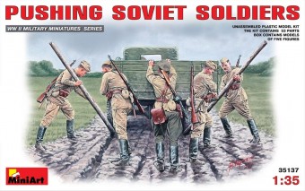 MiniArt 35137 Pushing Soviet Soldiers 1:35