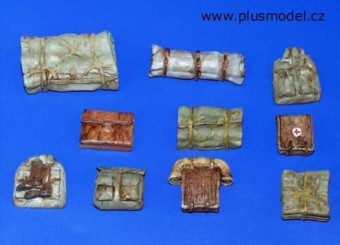 Plus model 43 German rucksack and bags 1:35