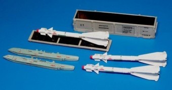 Plus model AL4014 Russian missile R-60 AA-8 Aphid with box 1:48
