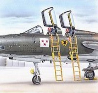 Plus model AL4040 Ladders F-105 F/G 1:48