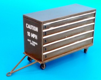 Plus model AL4075 USAF portable tool box 1:48