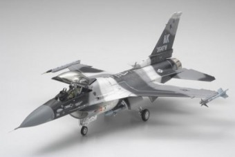 TAMIYA 61106 1:48 F-16C/N Aggressor/Adversary