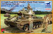 Bronco Models CB35069 US Light Tank M-24 Chaffee (WWII Prod.) 1:35