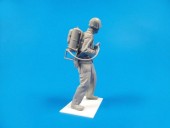 CMK 129-F32321 WWII US marine soldier with M2A1 flamthrower, Iwojima 1945 1:35