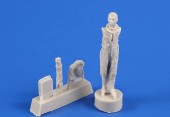 CMK 129-F48363 US pilot with full pressure suit (for SR-71 U-2 and other planes) 1:48