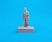 CMK 129-F72308 Two French Pilots and a Mechanic 1:72