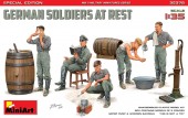 MiniArt 35378 GERMAN SOLDIERS AT REST. SPECIAL EDITION 1:35