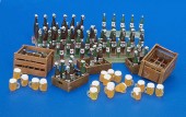 Plus model 220 Beery bottle and boxes 1:35