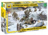 Zvezda 3611 1:35 Soviet Tank Hunters with Dogs, WWII